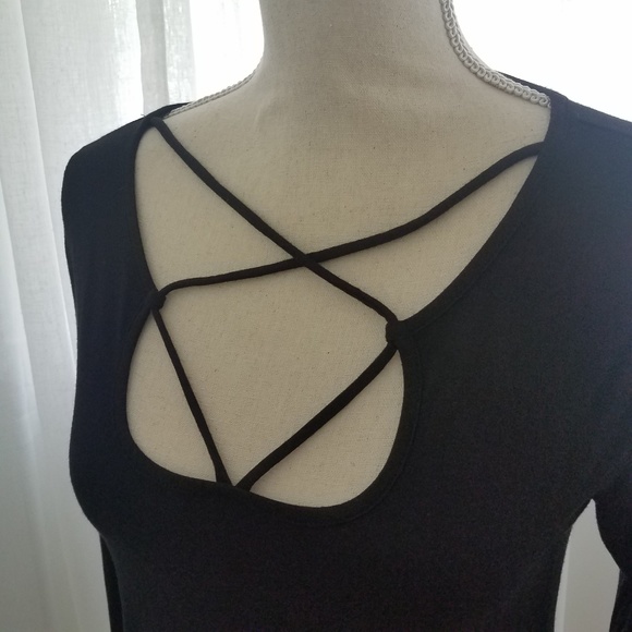 Raggs2Riches | Criss Cross Long Sleeve Shirt (A28) - Picture 2 of 5